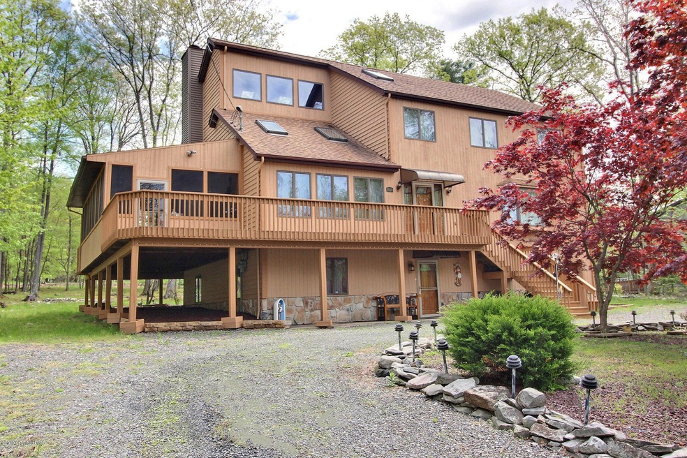 1010 Lancaster Dr, Lehman Township, PA 18324 - photo 1