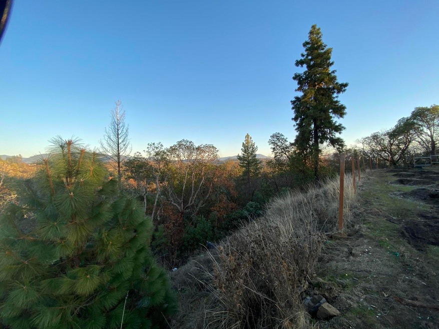 692 Cienaga Ln, Grants Pass, OR 97526 - photo 1