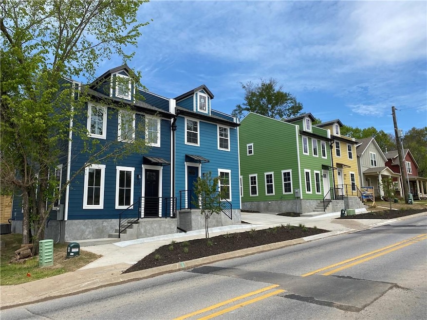 308 E Martin Luther King Blvd, Fayetteville, AR 72701 - photo 1