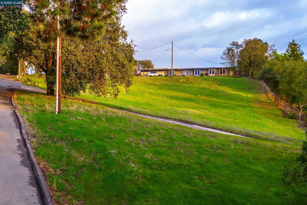 8 Gable Ln, Lafayette, CA 94549 - photo 1