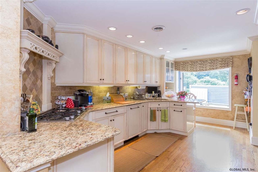 7 S Collins Terrace unit END, Saratoga Springs, NY 12866 - photo 1