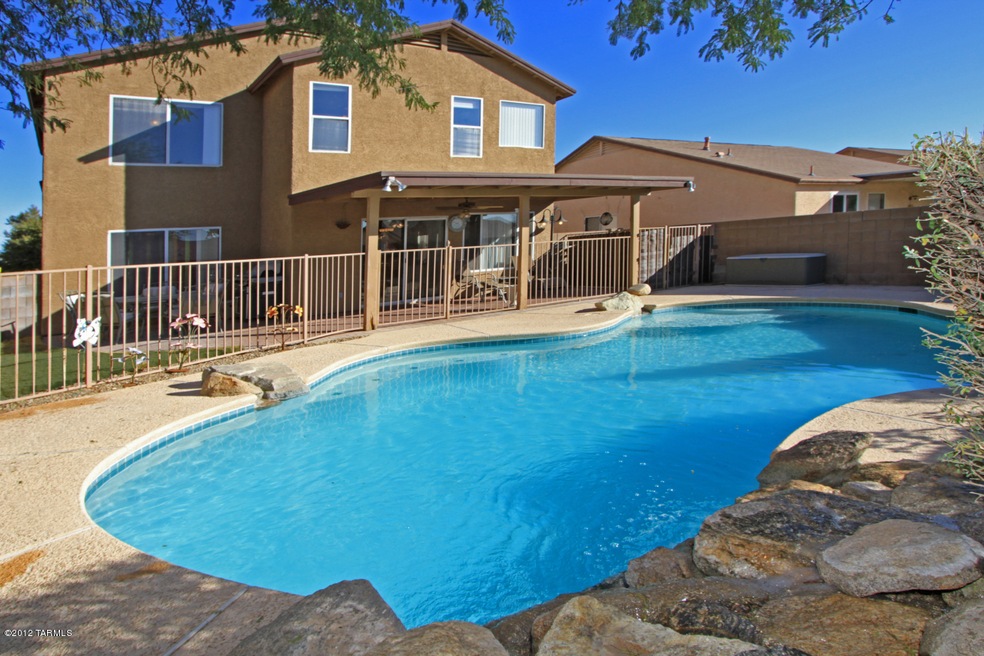 Beautiful Pool in This 4Br/3Ba Home!