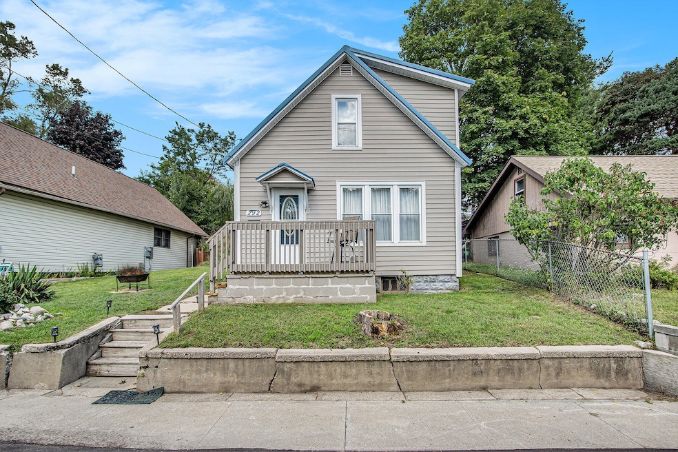 292 6th Ave, Manistee, MI 49660 - photo 1