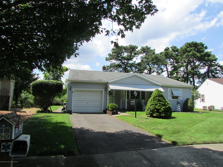 154 Castleton Dr, Toms River, NJ 08757 - photo 1