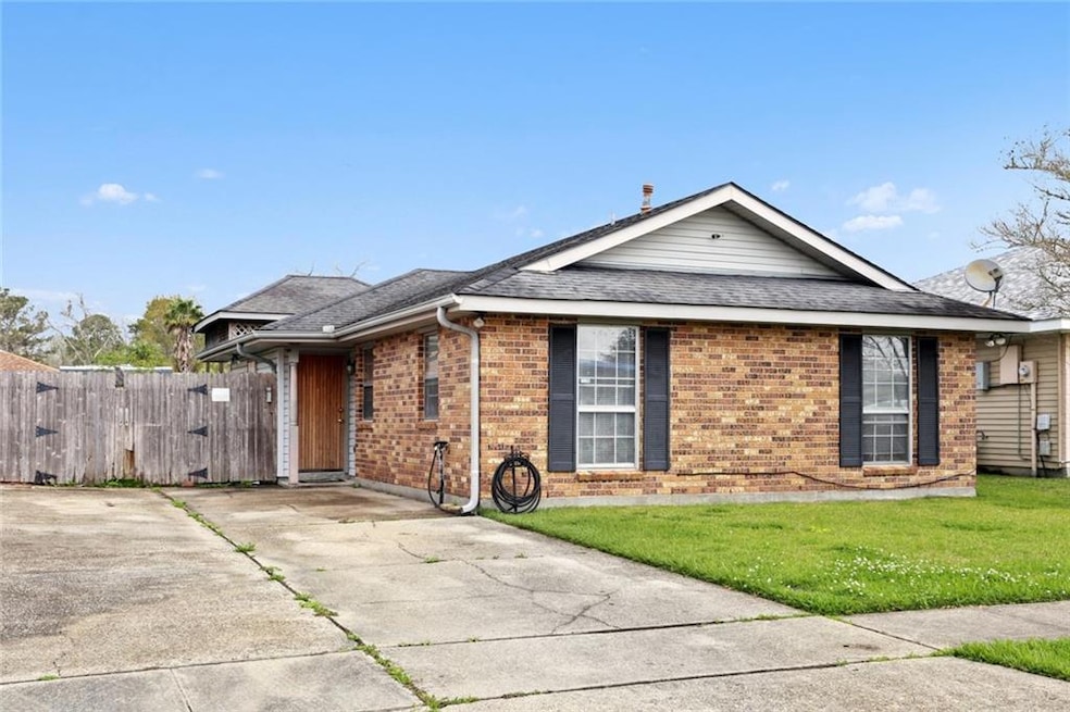 2720 Bayou Teche Dr, Marrero, LA 70072 - photo 1