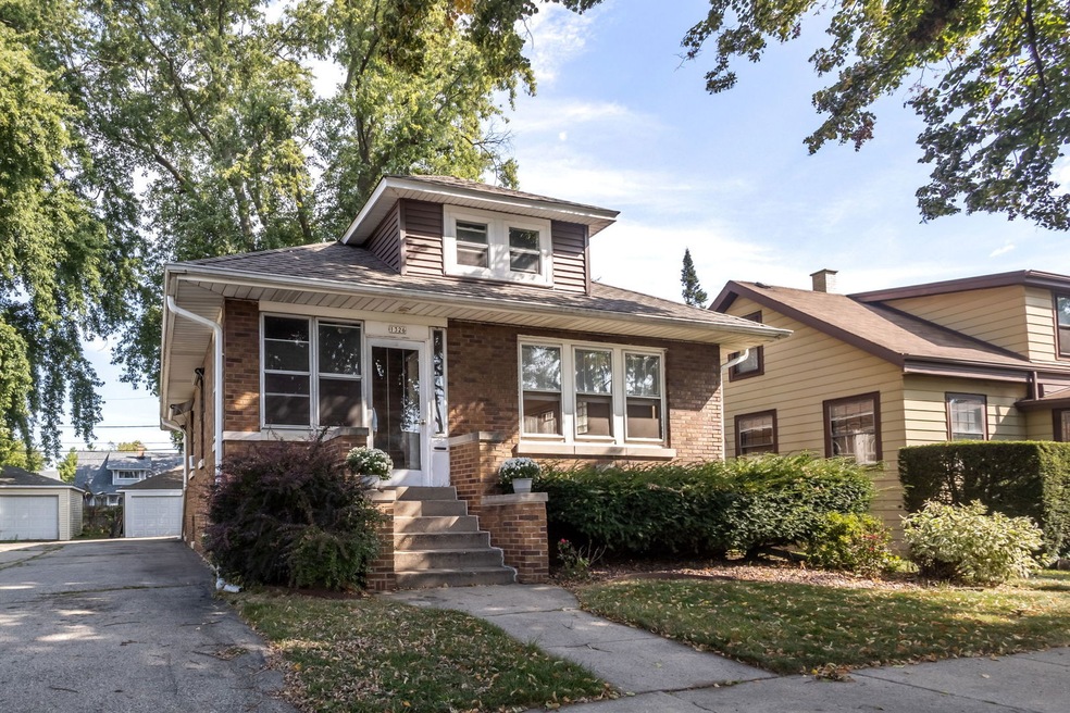 1326 Campbell Ave, Des Plaines, IL 60016 - photo 1