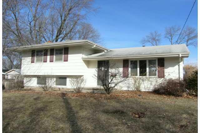 3935 Twana Dr, Des Moines, IA 50310 - photo 1