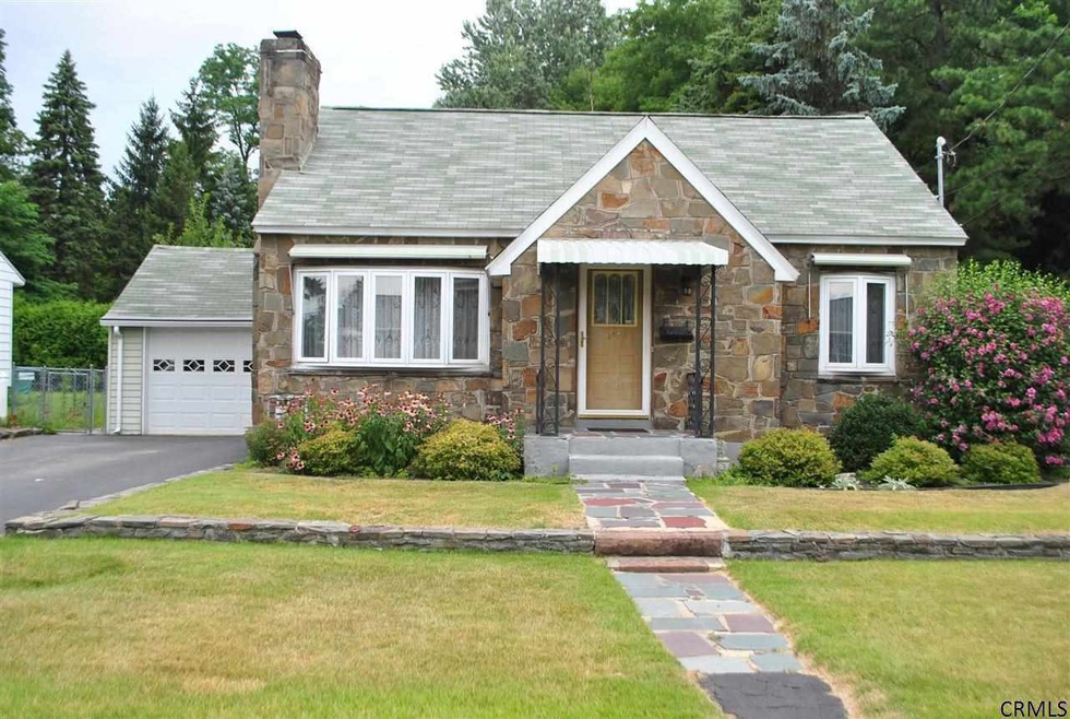 637 Lorraine Ave, Schenectady, NY 12303 - photo 1