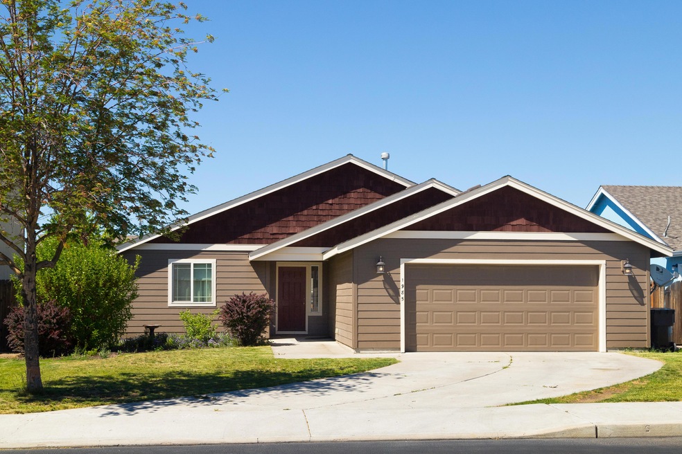 1985 NW Joshua Tree Ct, Redmond, OR 97756 - photo 1