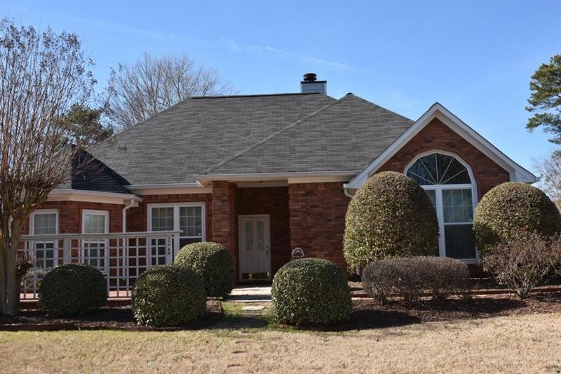 11740 Red Maple Forest Dr, Alpharetta, GA 30005 - photo 1