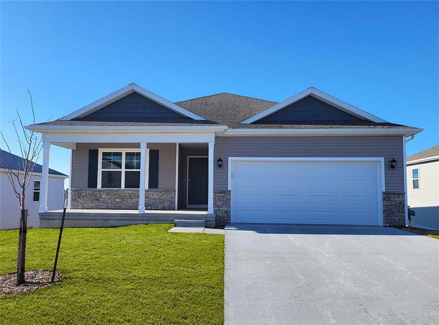 9852 NW 82nd Ave, Johnston, IA 50131 - photo 1