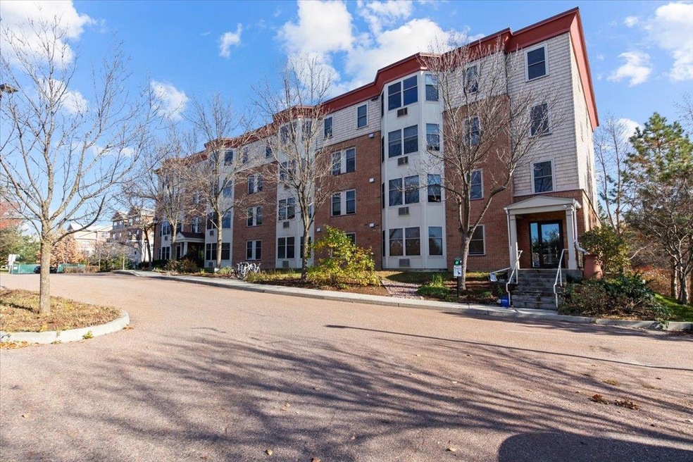 409 Farrell St unit 415, South Burlington, VT 05403 - photo 1