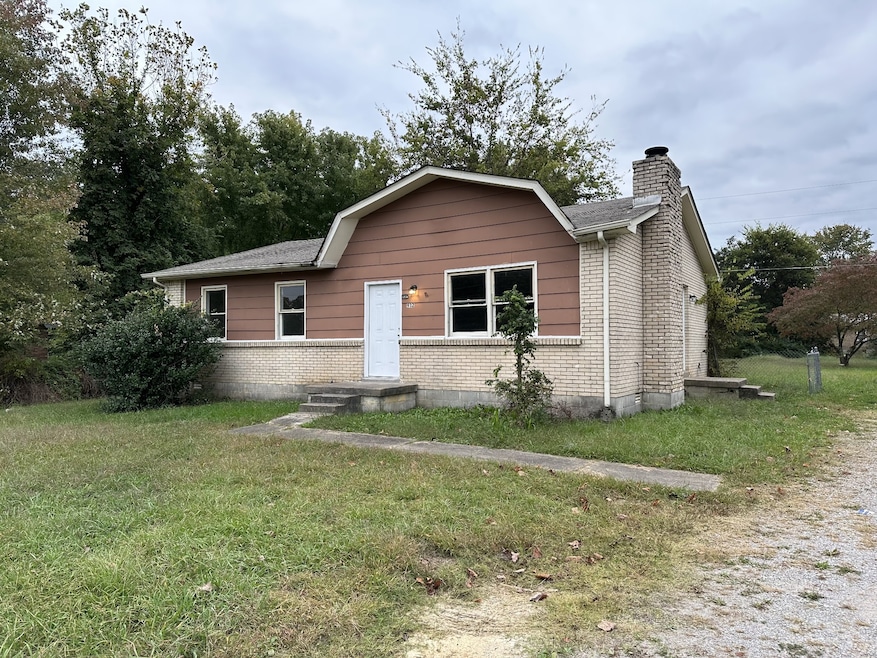 932 Lafayette Rd, Clarksville, TN 37042 - photo 1