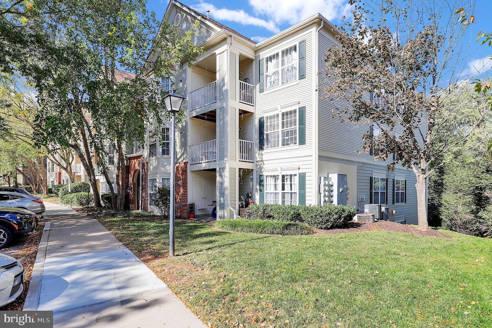 18809 Sparkling Water Dr unit T3, Germantown, MD 20874 - photo 1
