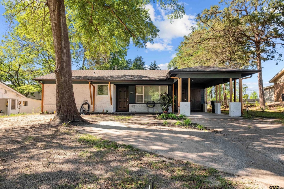 1622 Woodland Hills Dr, Tyler, TX 75701 - photo 1