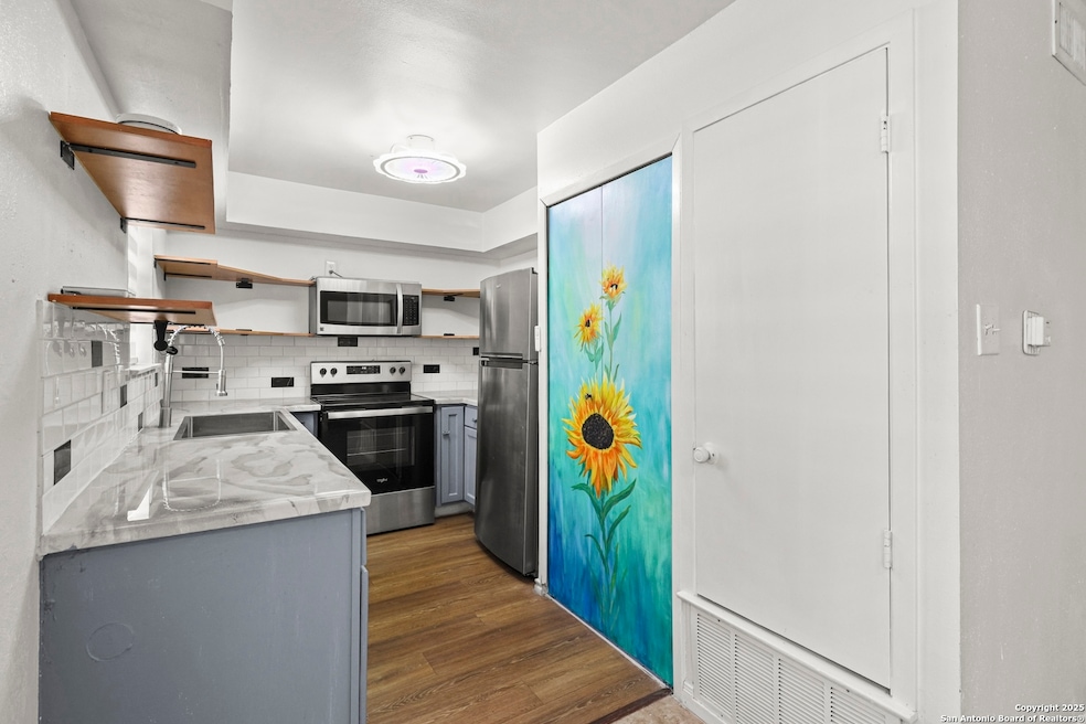 Touches of your favorite San Antonio artist 