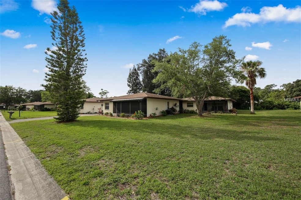 3330 Ramblewood Dr S Sarasota FL 34237 | Free-Stan