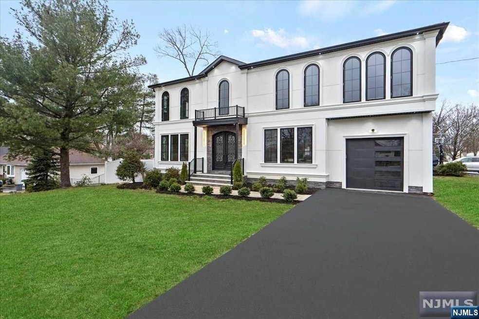 307 Idaho St, Paramus, NJ 07652 - photo 1