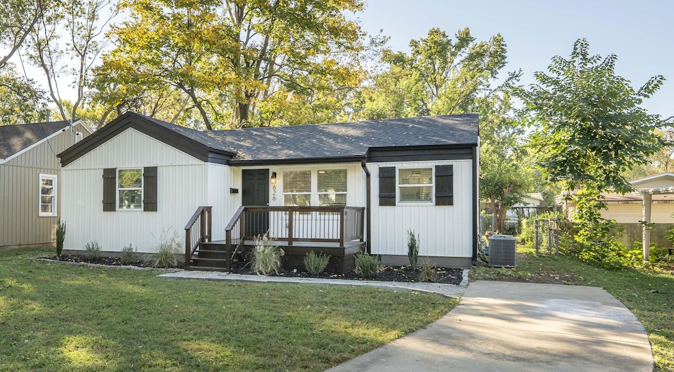 626 W Minota St, Springfield, MO 65807 - photo 1