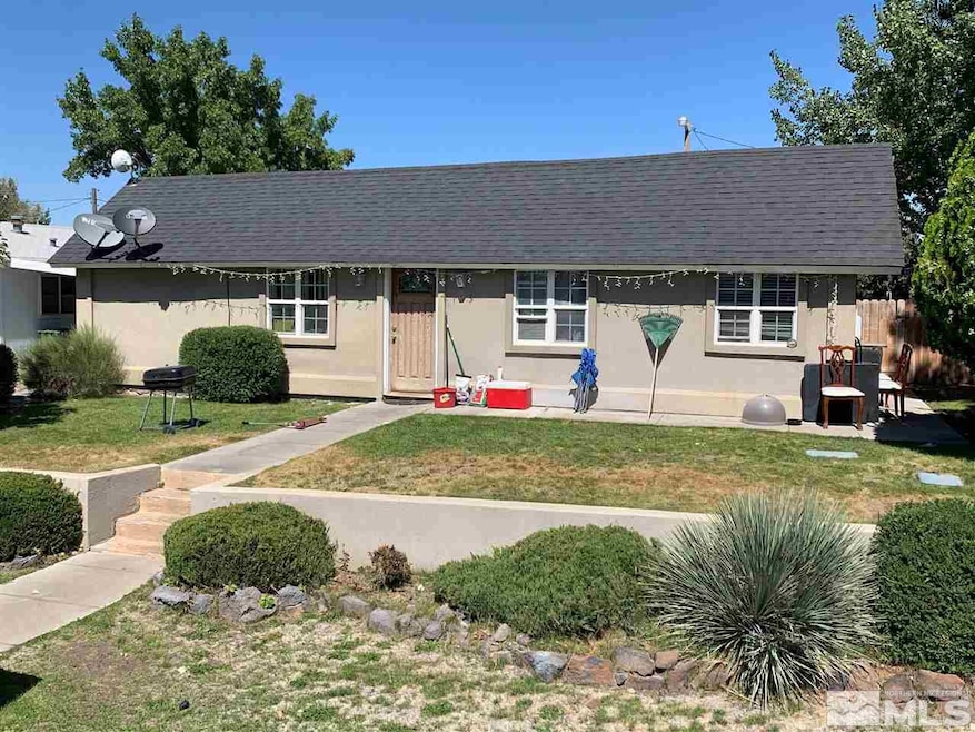 613 Monroe St, Winnemucca, NV 89445 - photo 1