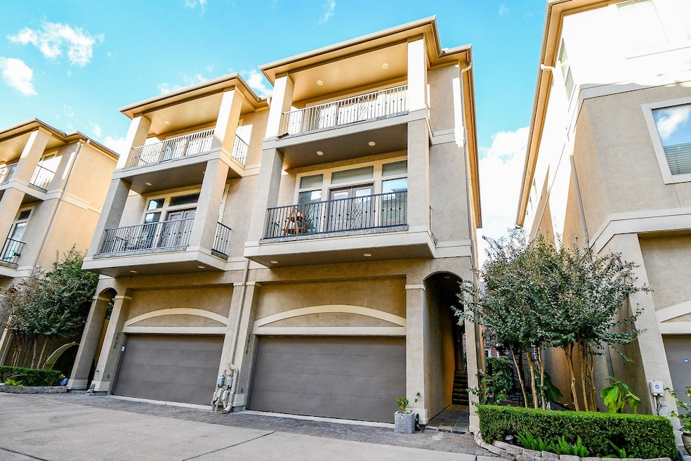 6818 Staffordshire Blvd, Houston, TX 77030 - photo 1