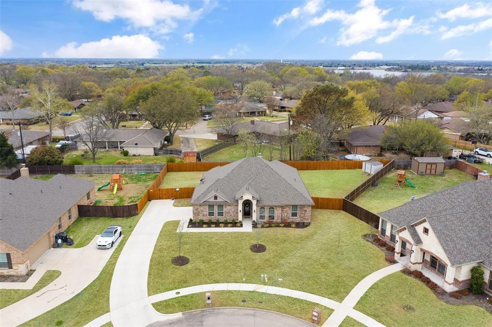 1205 Royse Ridge Rd, Ennis, TX 75119 - photo 1