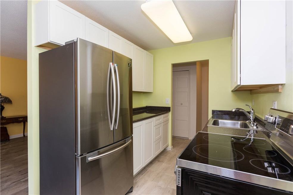 23 Bullocks Point Ave unit 4C, Riverside, RI 02915 - photo 1