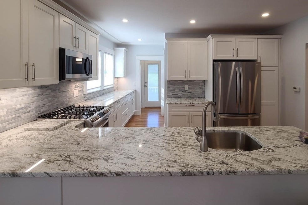 21 Cambria Rd unit 21, Newton, MA 02465 - photo 1