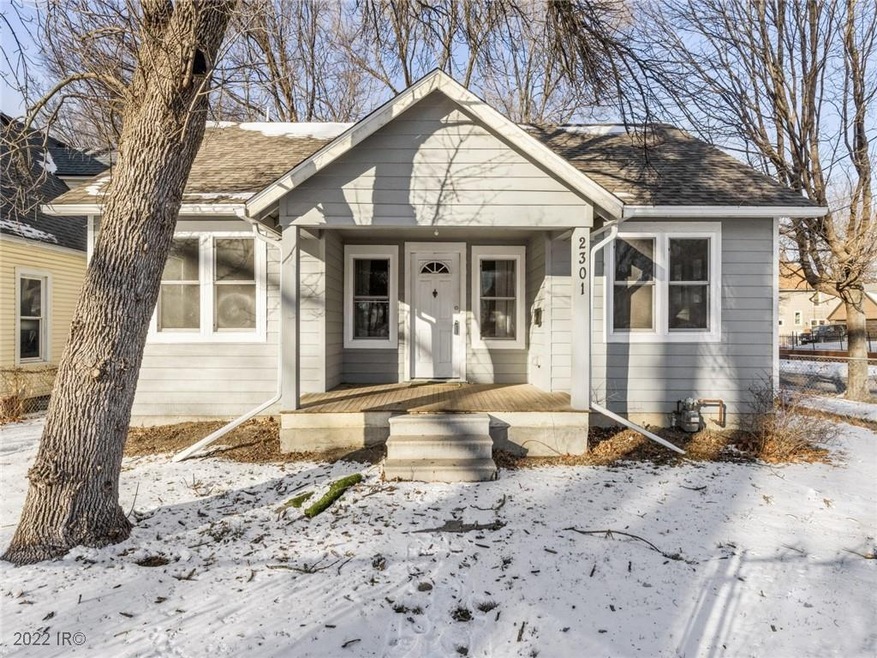 2301 Drake Park Ave, Des Moines, IA 50311 - photo 1