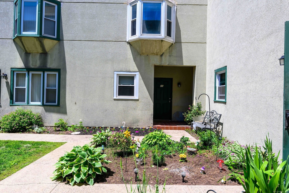 Entrance through courtyard