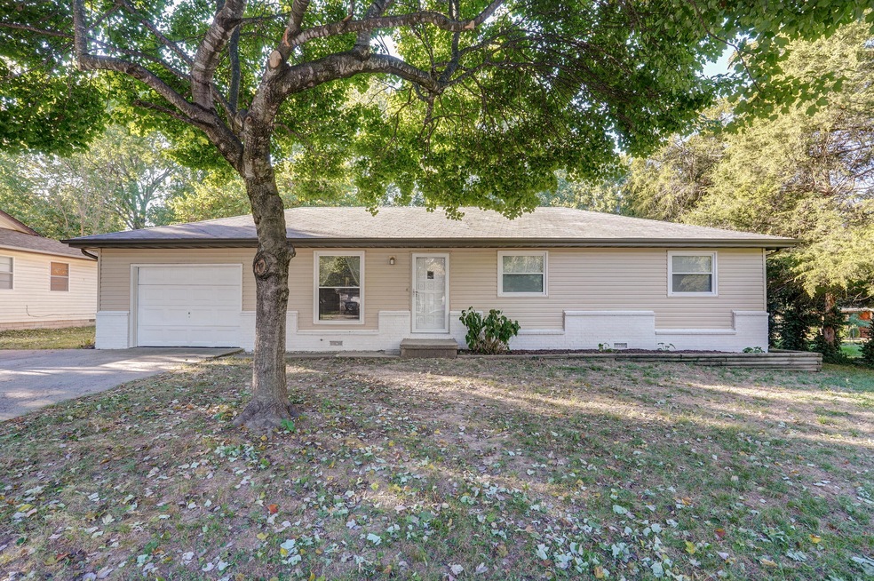 602 Aspen Dr-1