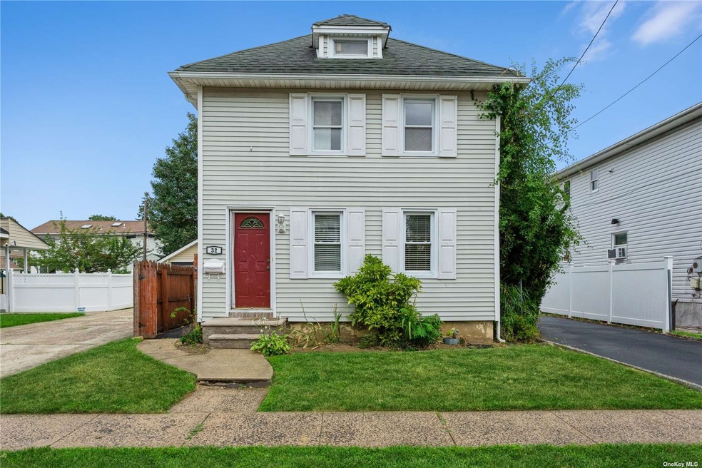 32 Franklin St, Franklin Square, NY 11010 - photo 1