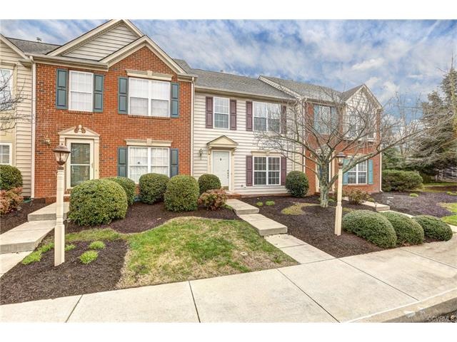 Gorgeous vinyl sided 2 story townhome in excellent