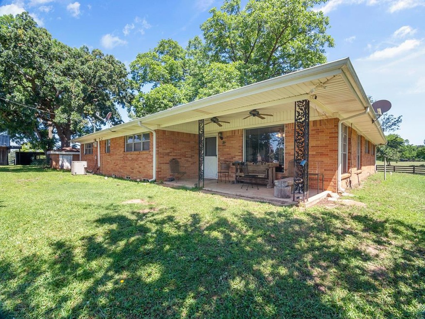 833 Cr 915, Nacogdoches, TX 75964 - photo 1