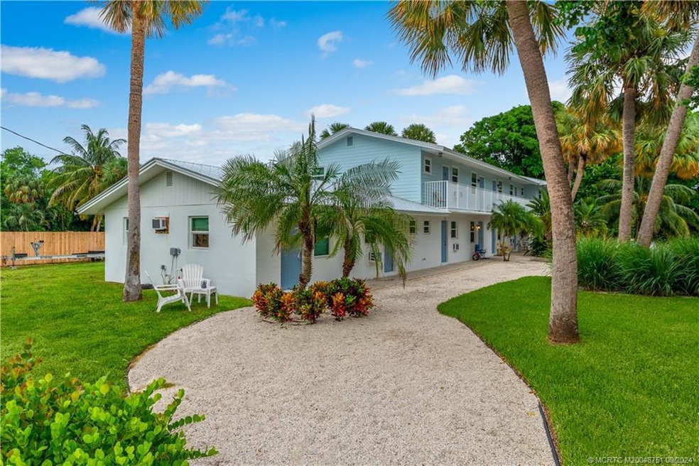 2121 NE Park St unit 5, Jensen Beach, FL 34957 - photo 1