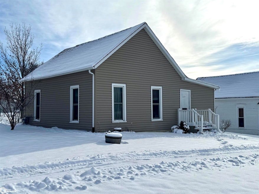 619 N Walnut St, Creston, IA 50801 - photo 1