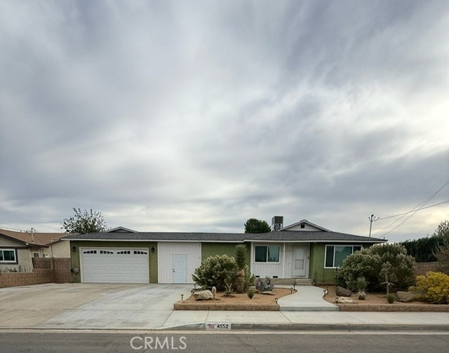 4552 W Avenue l12, Lancaster, CA 93536 - photo 1