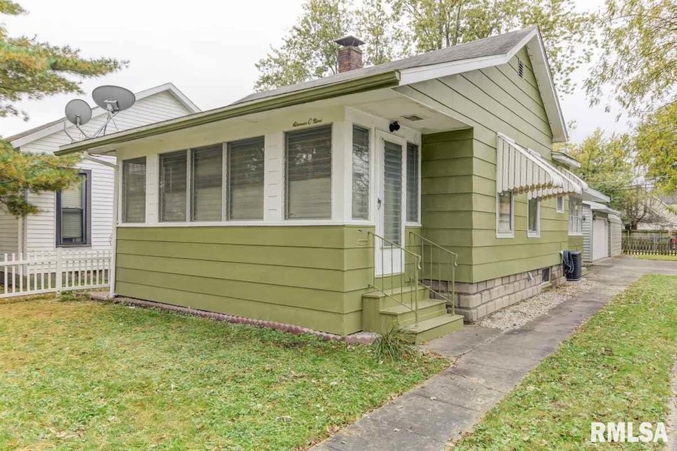 1109 Pekin St, Lincoln, IL 62656 - photo 1