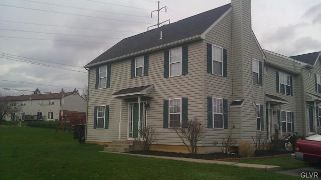 610 Abbe Ct, Freemansburg, PA 18017 - photo 1