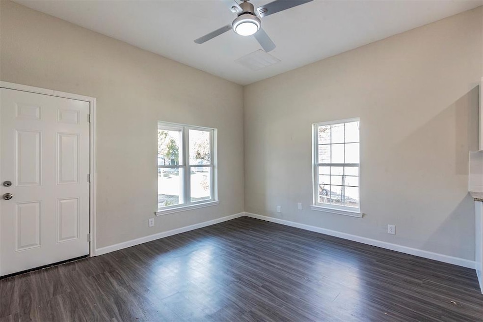 604 Royal St, Cleburne, TX 76031 - photo 1