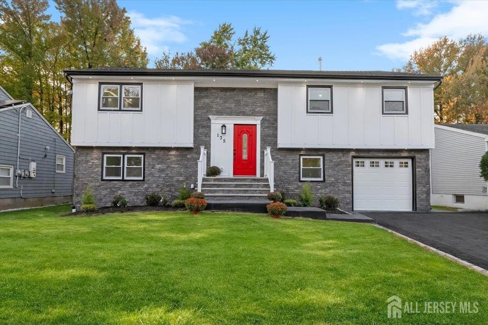 Sold $820,000 • Co-Listing Agent