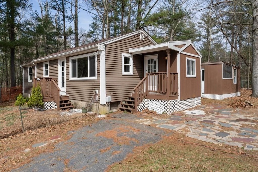 40 Lake Shore Dr, Middleboro, MA 02346 - photo 1