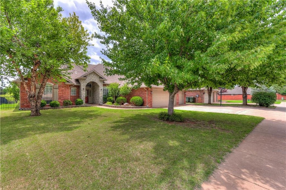 2724 Brenton Dr, Edmond, OK 73012 - photo 1