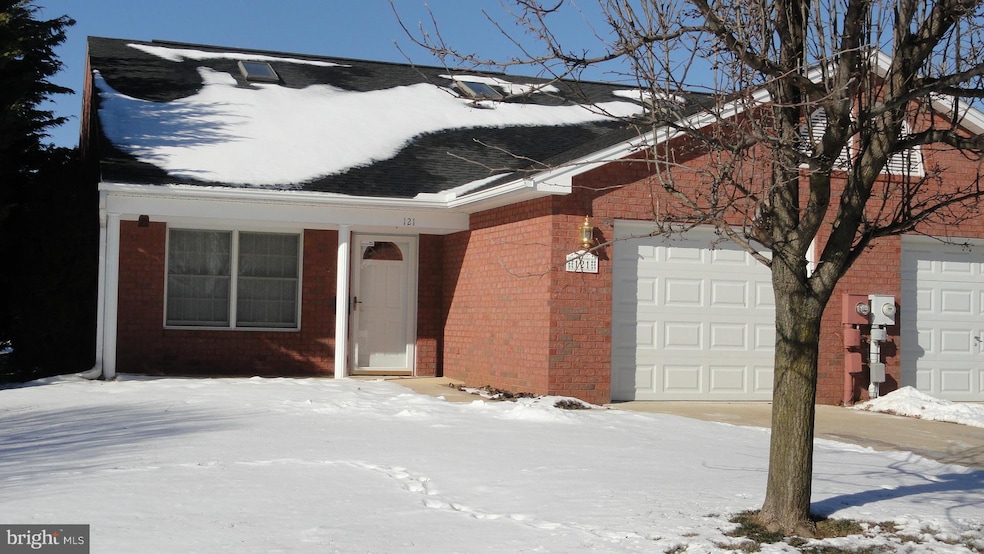121 Chantilly Ct, Hagerstown, MD 21740 - photo 1