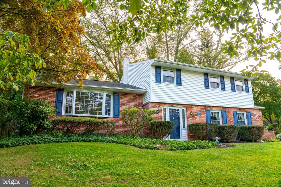 1166 Strathmann Dr, Southampton, PA 18966 - photo 1