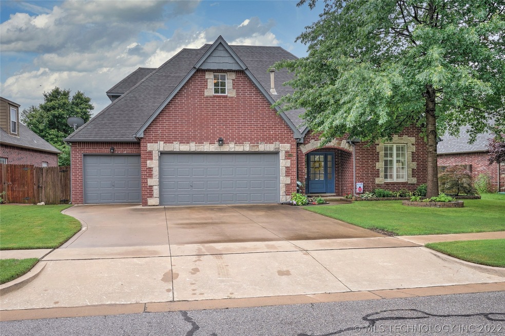 Welcome HOME to this lovely Twin Creeks Beauty!