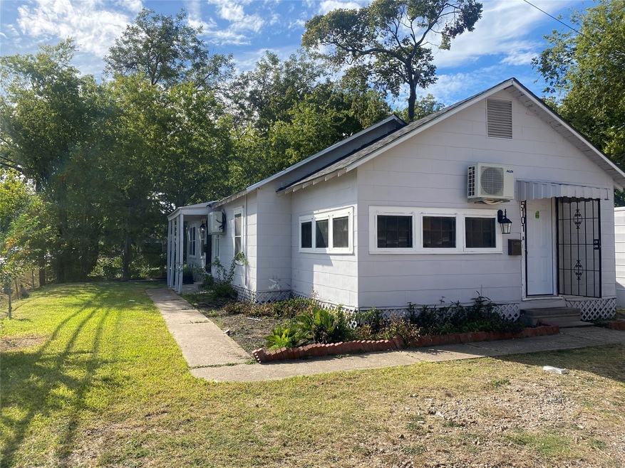 5101 Crane St unit 2, Houston, TX 77026 - photo 1