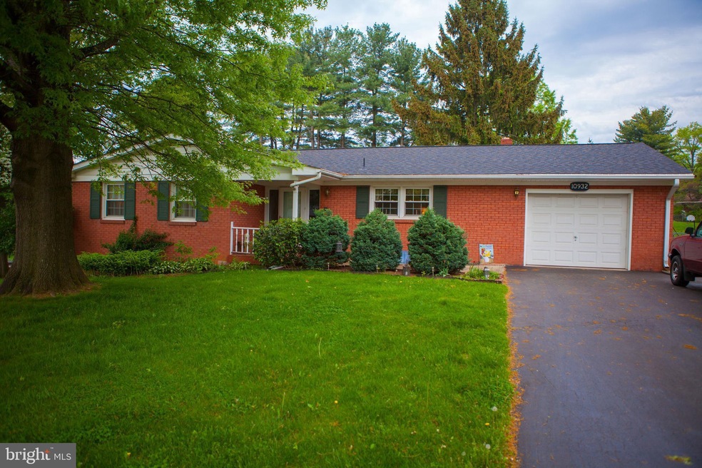 10932 Larch Ave, Hagerstown, MD 21740 - photo 1