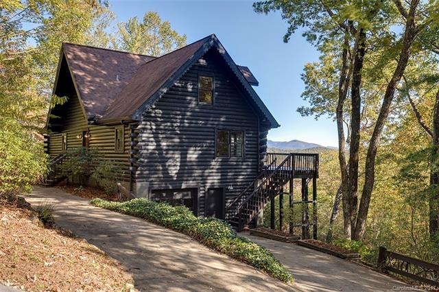 the only house on this short culdesac, you will en