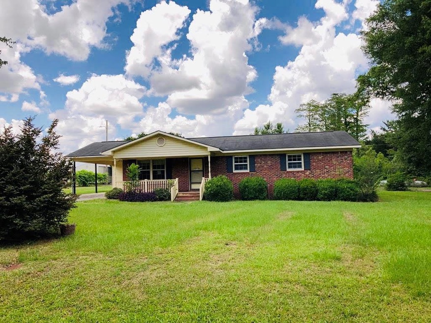 109 Pinoak Cir, Fitzgerald, GA 31750 - photo 1